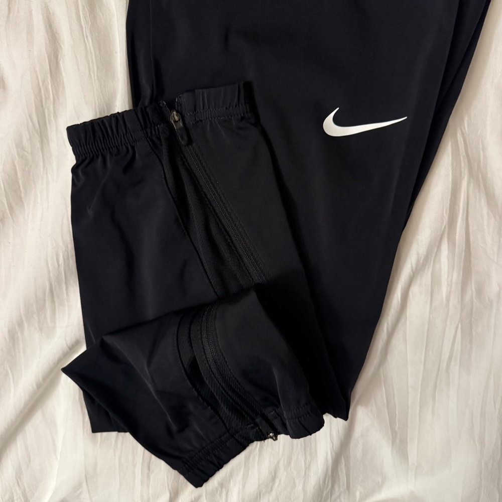 Nike DRIFIT golf joggers Size S Black EUC